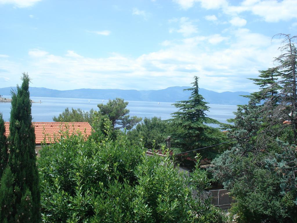 Apartments 4U Omišalj Buitenkant foto