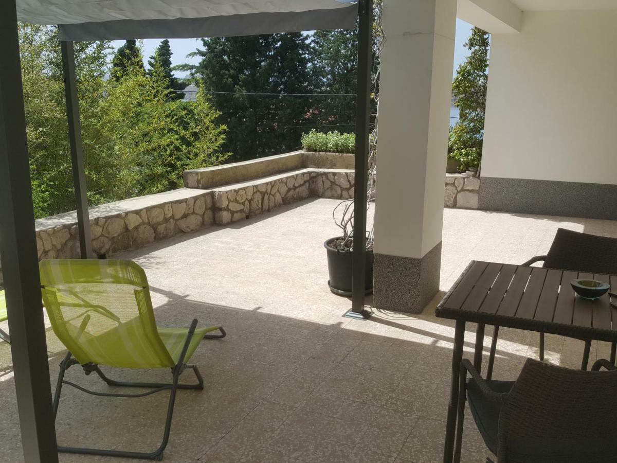 Apartments 4U Omišalj Buitenkant foto